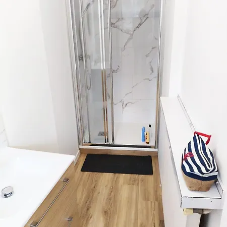 Lumineux Avec Terrasse De 40m2 10min Des Remparts Apartment *