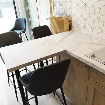 Apartment Lumineux Avec Terrasse De 40m2 10min Des Remparts