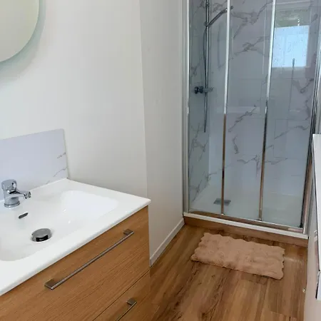 Lumineux Avec Terrasse De 40m2 10min Des Remparts Apartment