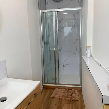 Apartment Lumineux Avec Terrasse De 40m2 10min Des Remparts